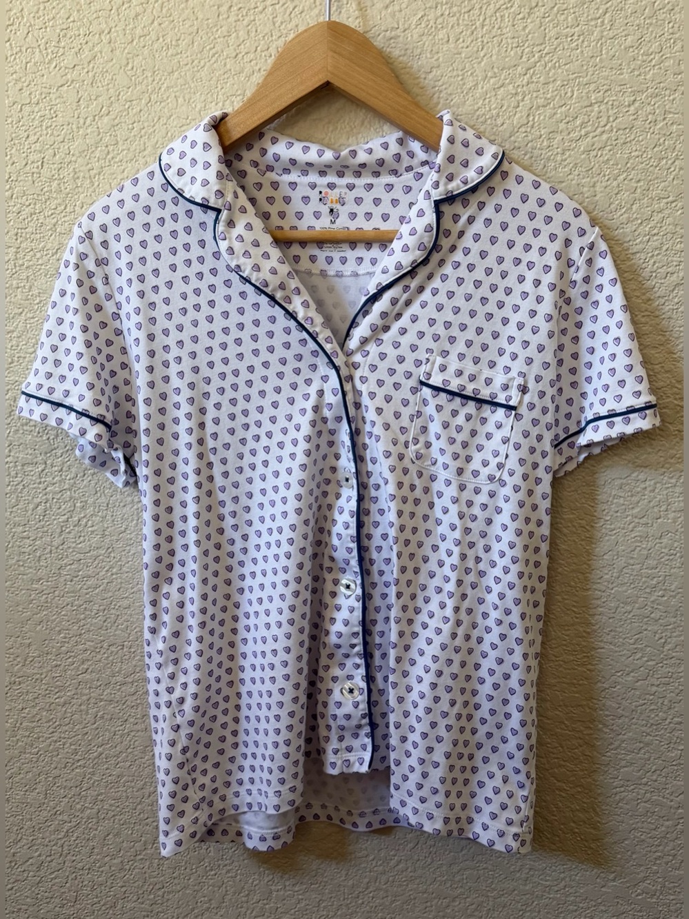 Roller Rabbit White Short Sleeve Heart-Print Pajama Top with Navy Piping